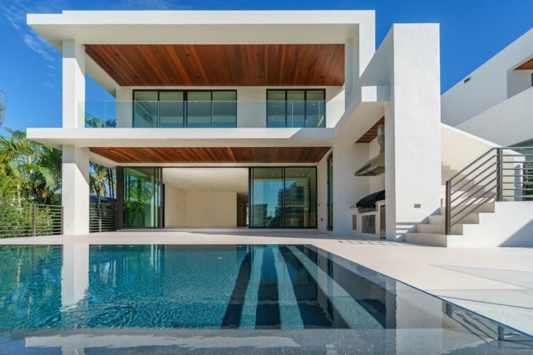 4-bed pool villa for sale near Mabprachan Lake, East Pattaya
